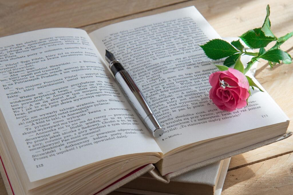 book, rose, pen-2170910.jpg